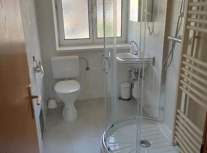 Four Seasons Josef Lägenhet